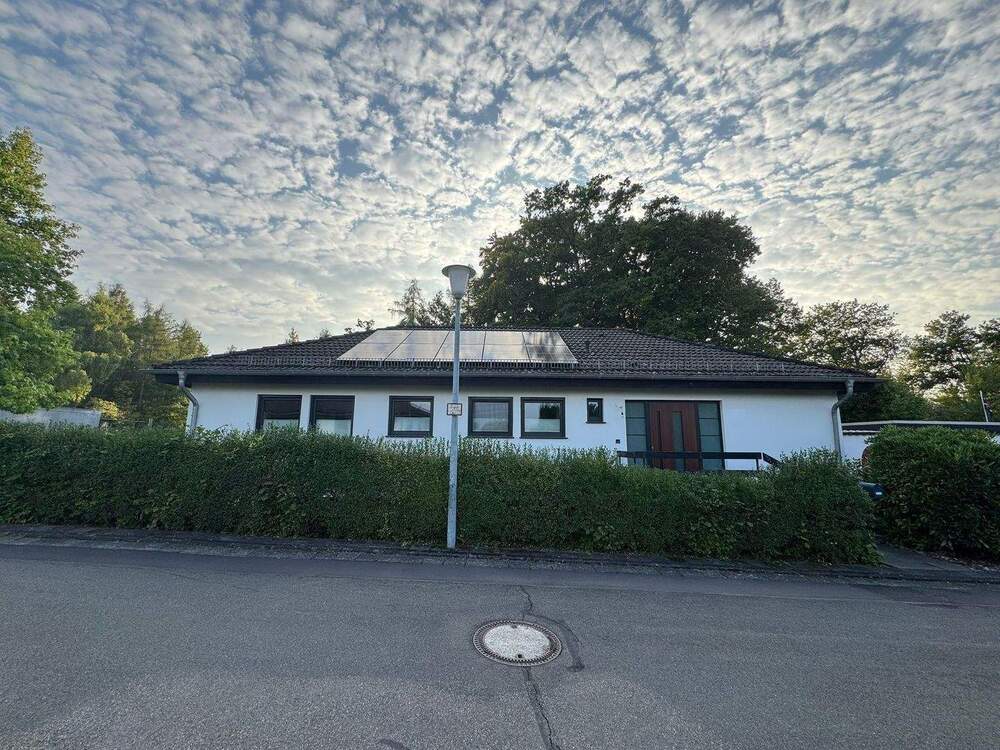 Thumbnail-Energetisch sanierter Winkelbungalow in familienfreundlicher Wohnlage von Vettelschoß