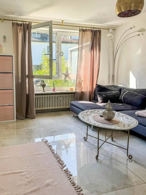 Thumbnail-Familienhaus mit modernem Wohnambiente und liebevoll gestaltetem Garten