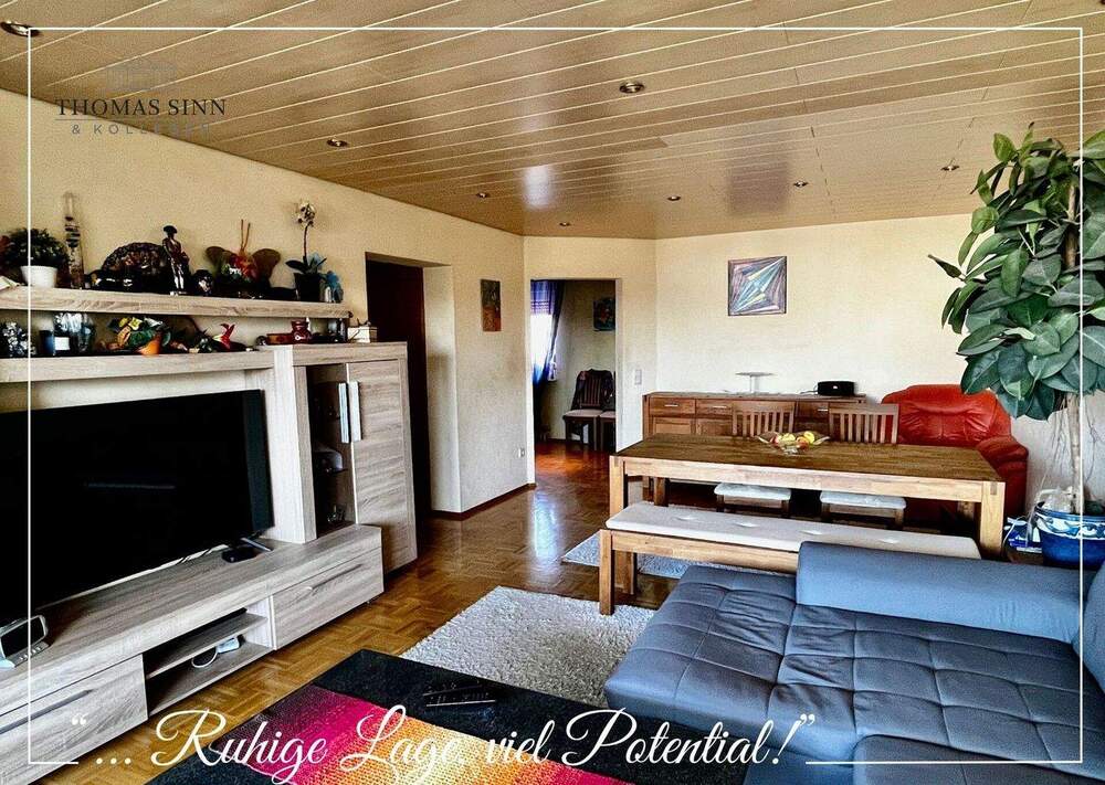 Thumbnail-Renovierungsbedürftige 3,5-Zimmer-Wohnung im 1.OG eines gepflegten Mehrfamilienhauses mit Garage