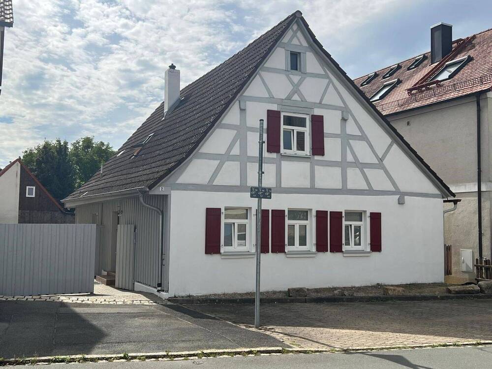 Thumbnail-Denkmalgeschütztes Juwel - Stilvoll saniertes Bauernhaus mit historischem Charme in Eggolsheim