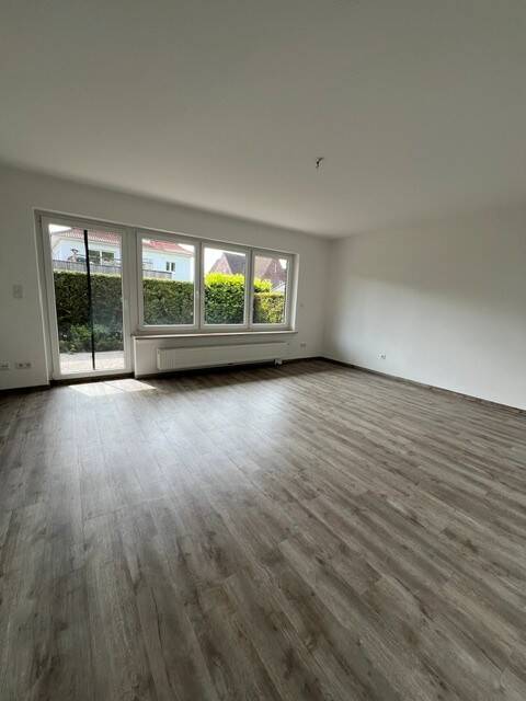 Thumbnail-Sanierte 3 Zimmerwohnung im EG und OG mit EBK in sehr guter Lage ab sofort