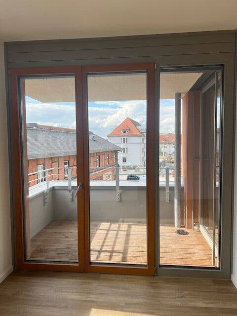 Balkonausblick mit Fenstern
