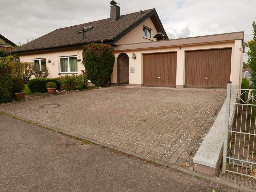 Thumbnail-Wohnhaus mit ELW - Toplage in Donaueschingen