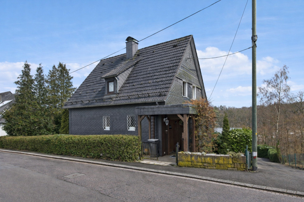 Thumbnail-Potenzial in ruhiger Lage - Einfamilienhaus in Gosenbach!