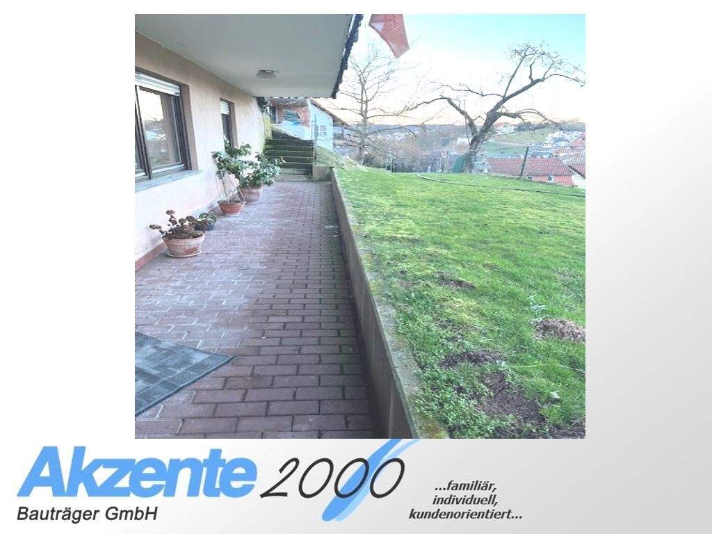 Thumbnail-3-Zimmer-Souterrainwohnung mit separatem Eingang und Terrasse