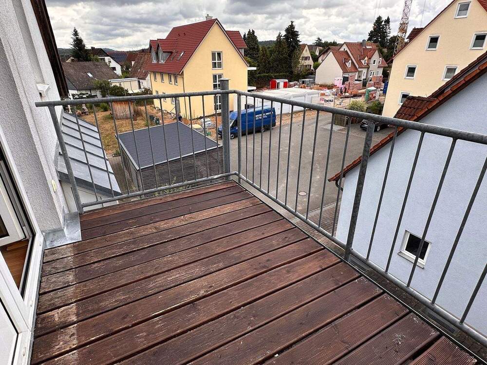 Thumbnail-Attraktive 4 Zimmer Wohnung mit Balkon und Tiefgarage