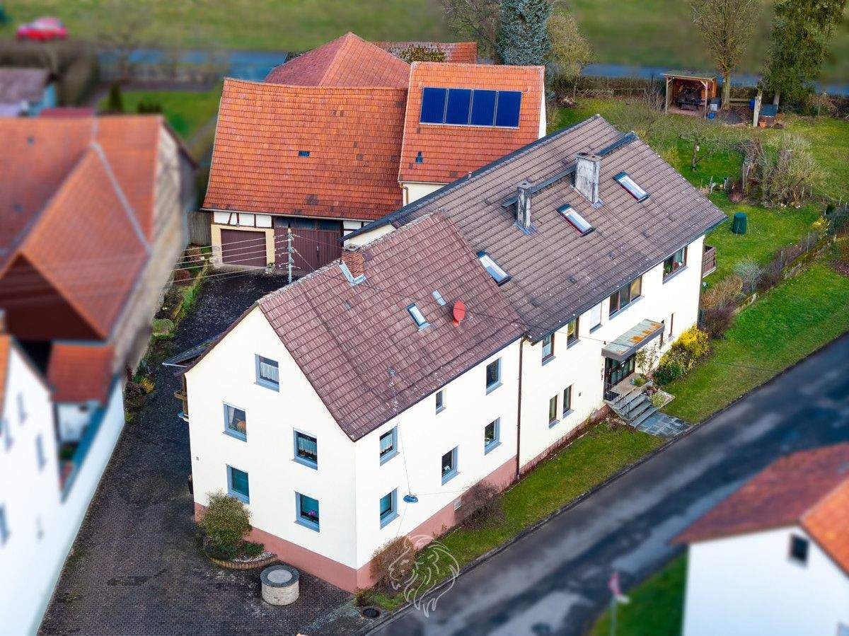 Thumbnail-Wohn-Geschäftshaus mit landwirtschaftlichem Anwesen in HofheimRügheim