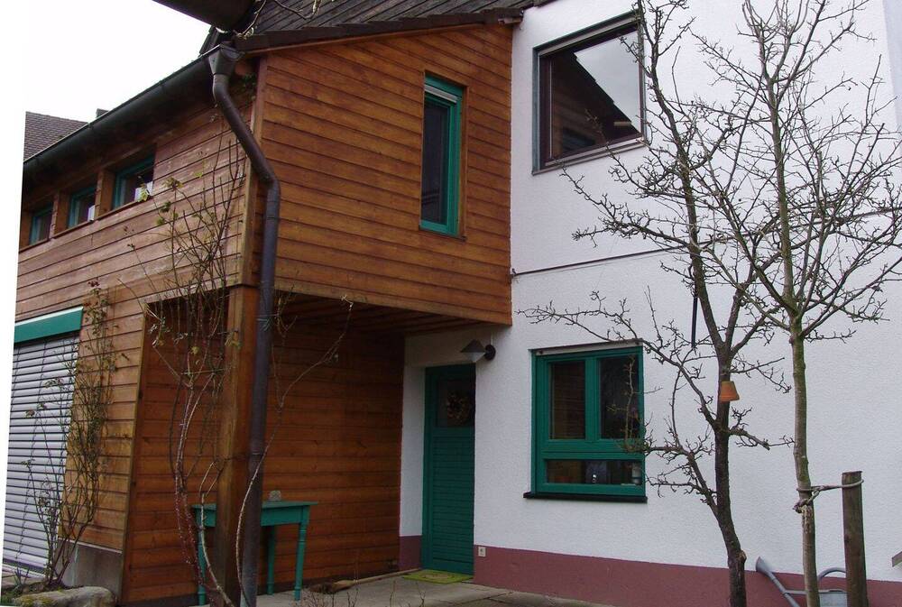 Thumbnail-von Privat, Sofort frei, 2-Zi Wohnung im EG, Einbauküche, Terasse, eigener Garten, eigener Eingang, Carport, Zeitmiete 1 12 Jahre