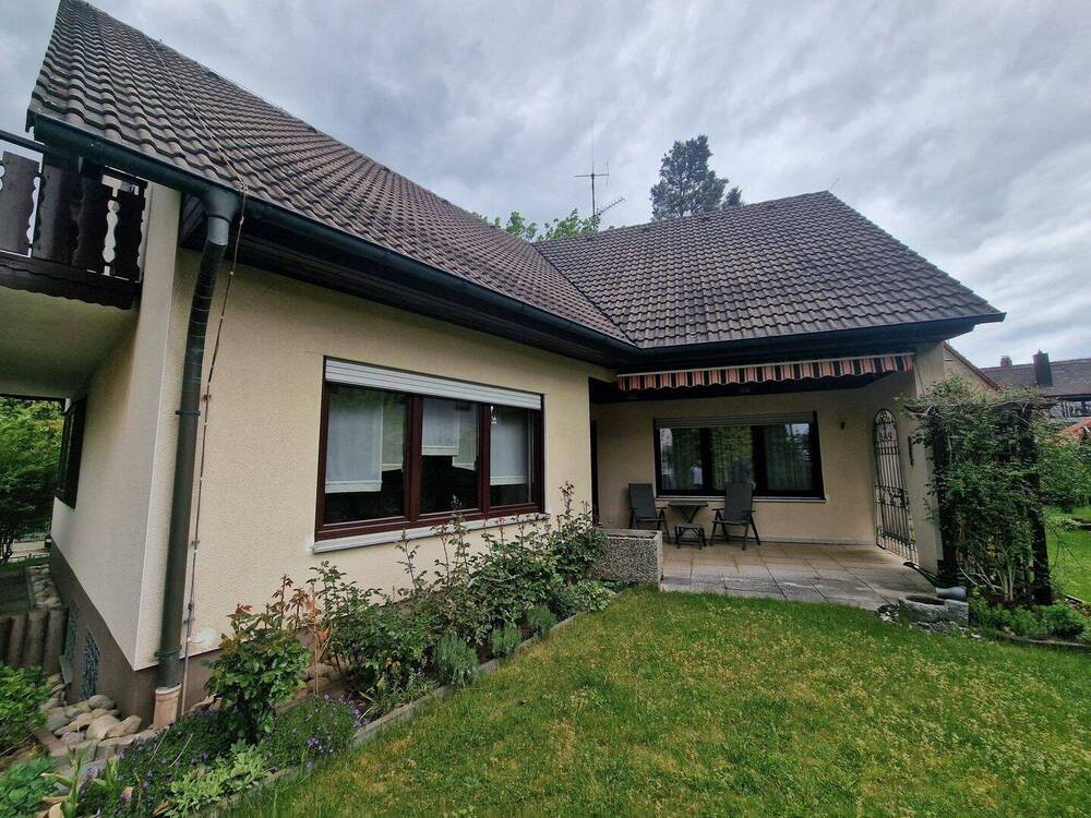 Thumbnail-Zweifamilienhaus in BESTLAGE