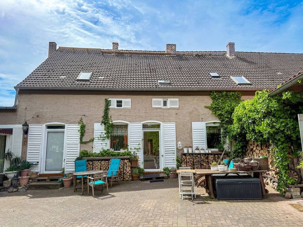 Thumbnail-Stilvolles Herrenhaus mit historischem Flair und großzügigem Raumkonzept