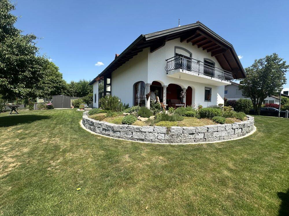 Thumbnail-Großzügiges, gehobenes Einfamilienhaus mit schönem Garten und guter Anbindung zum BäderdreieckNähe Pocking