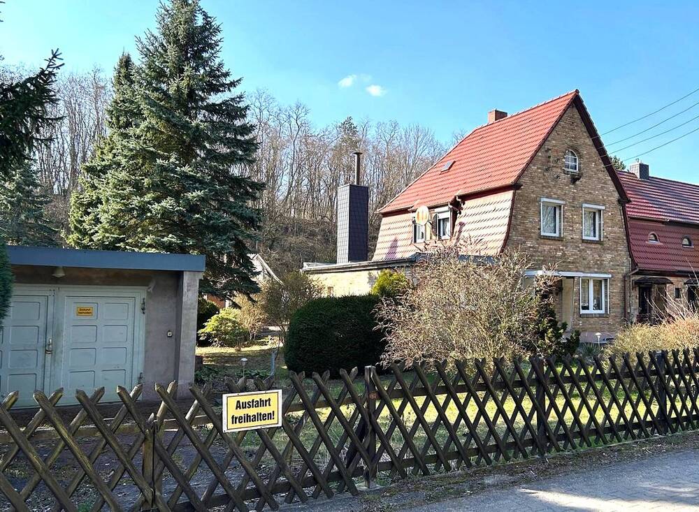 Thumbnail-Reihenendhaus in idyllischer Lage mit viel Platz !