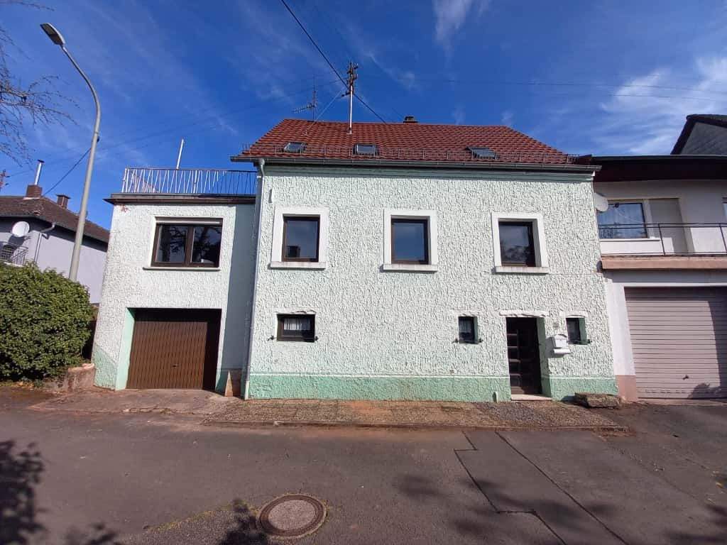 Thumbnail-Entkerntes Massivhaus mit erneuertem Dach und Heizung!