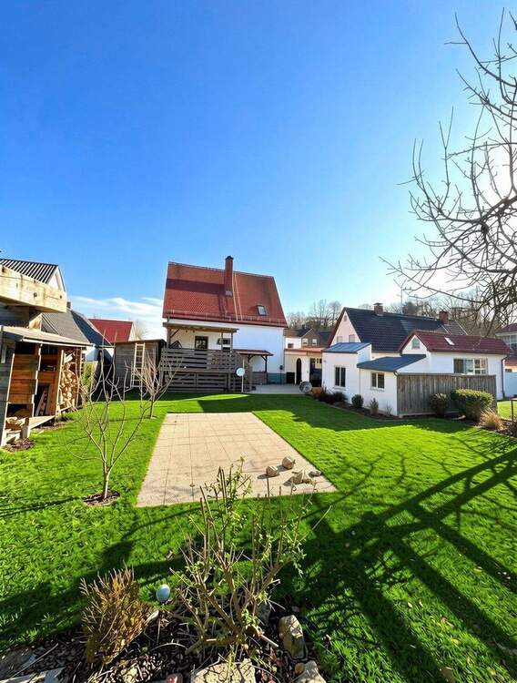 Thumbnail-Charmantes Einfamilienhaus mit Wohlfühlambiente und großem Gartenparadies