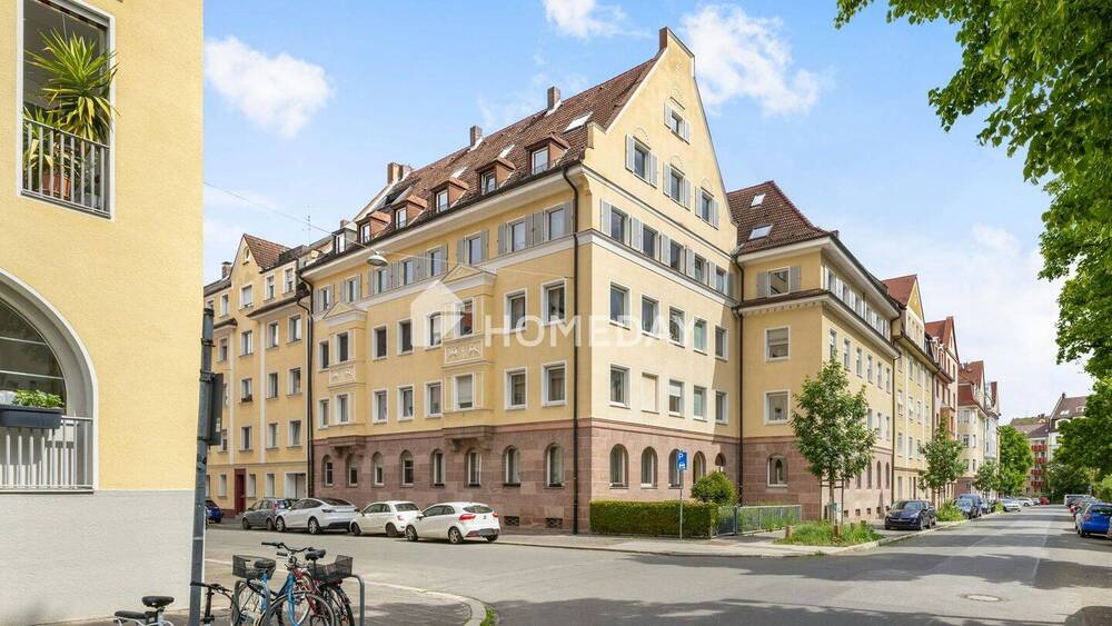 Thumbnail-Charmante Altbauwohnung mit 4 Zimmern, Balkon, großer Loggia & opt. TG-Stellplatz