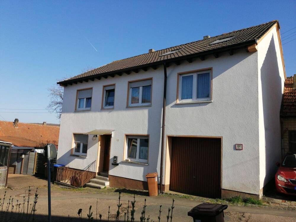 Thumbnail-Großes Wohnhaus in HallgartenPfalz