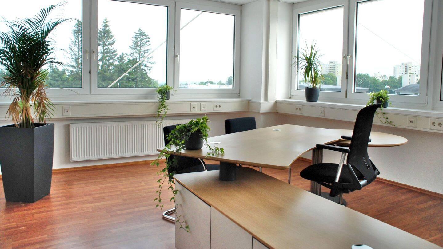 Thumbnail-Startups willkommen: Helles, möbliertes Büro, All-Inclusive im Norden Frankfurts