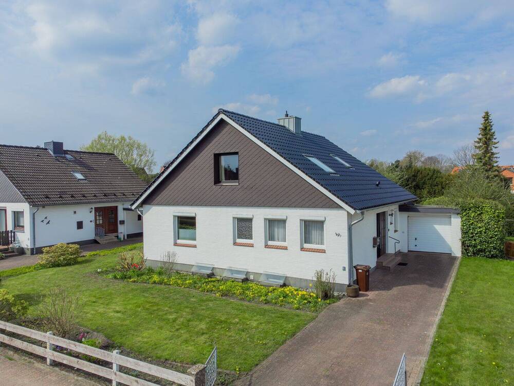 Thumbnail-Gepflegtes Einfamilienhaus mit Keller u. Garage in ruhiger, familienfreundlicher Lage von Büdelsdorf