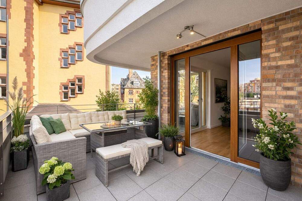 Thumbnail-Elegante Drei-Zimmer-Wohnung mit großer Terrasse und Stellplatz