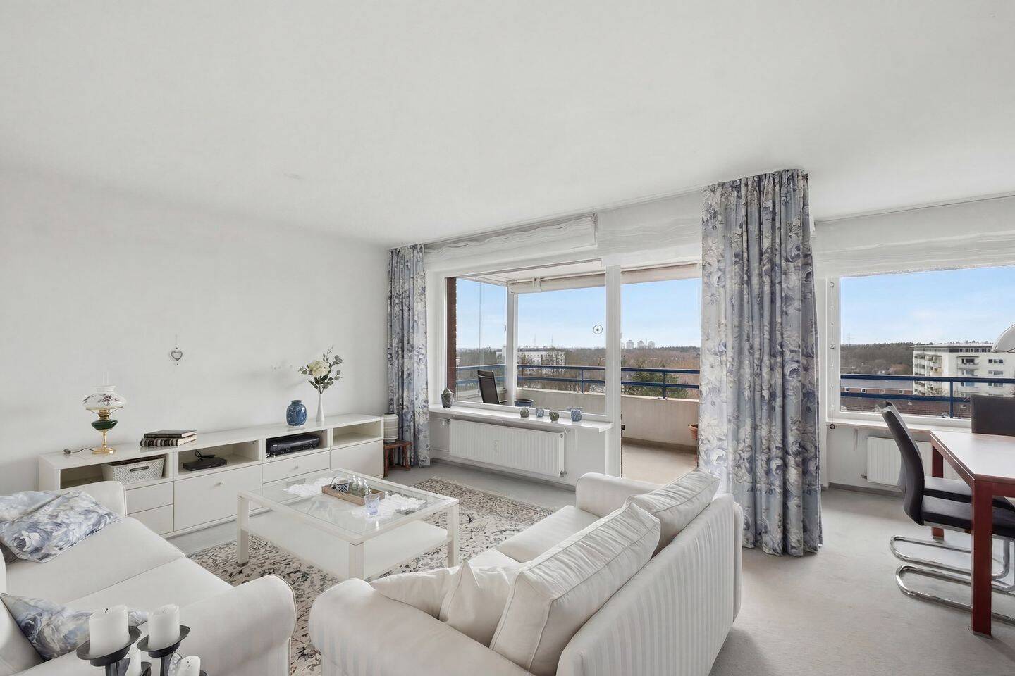 Thumbnail-Attraktive 3-Zimmer-Eigentumswohnung in Reinbek mit Garage und Loggia