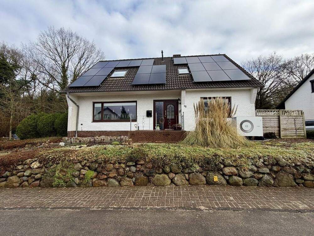 Thumbnail-Charmantes Einfamilienhaus mit Einliegerwohnung in ruhiger Wohnlage von Nordhastedt!