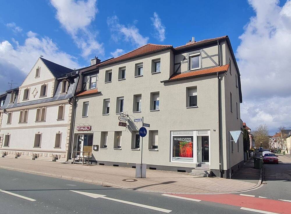 Thumbnail-Gepflegtes Mehrfamilienhaus mit 2 Gewerbeeinheiten und zwei schönen Wohnungen - kurzfristig BEZUGSFREI