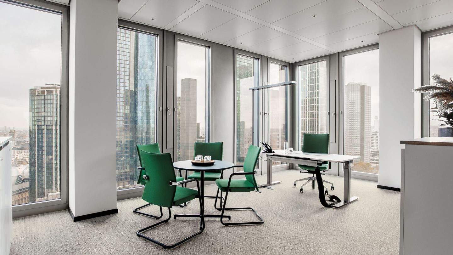 Thumbnail-Chefbüro mit Besprechungsecke im Marienturm - sofort verfügbar