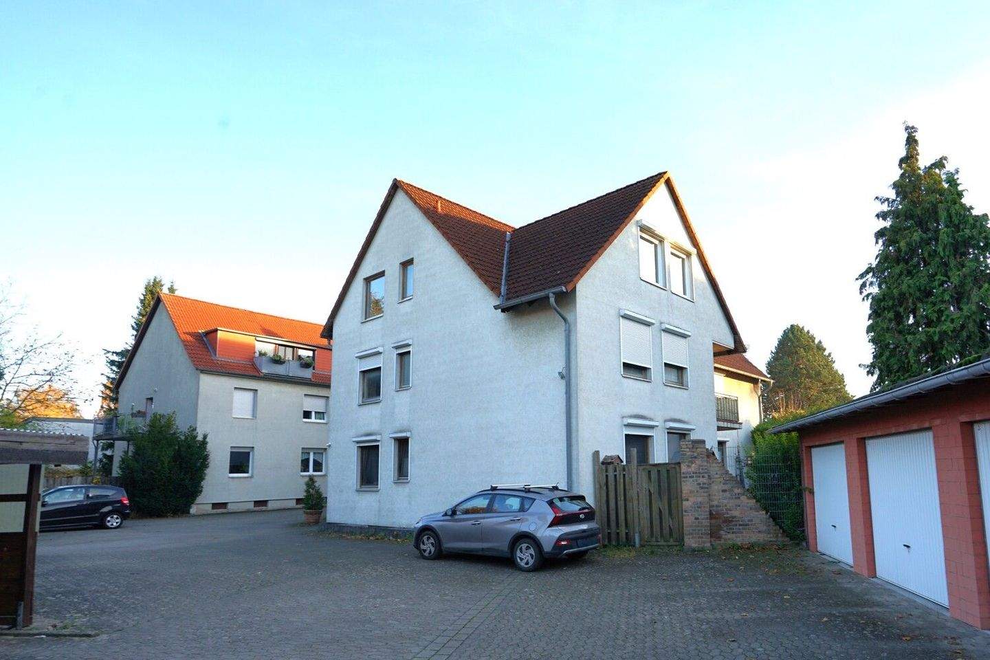 Thumbnail-Attraktives Immobilienpaket auf großem Grundstück mit Erweiterungsmöglichkeit in guter Lage