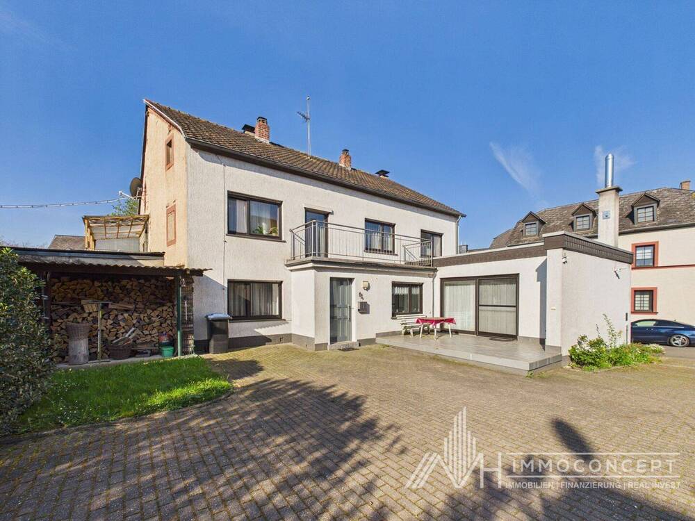 Thumbnail-Doppelhaushälfte in 54516 Wittlich | Doppelgarage | Balkon und Terrasse | Scheune