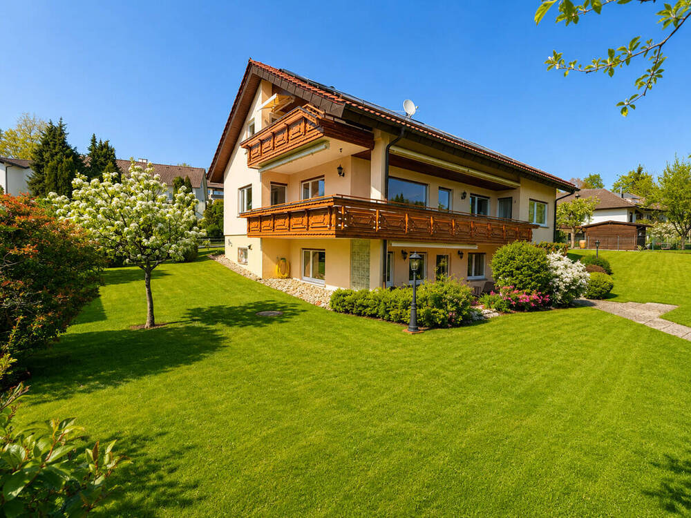Thumbnail-Einfamilienhaus im Landhausstil mit viel Platz und sonnigem Grundstück