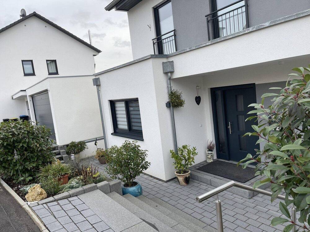 Thumbnail-Schönes,neues Einfam.Haus mit Doppelgarage und großer Südterrasse mit Überdachung