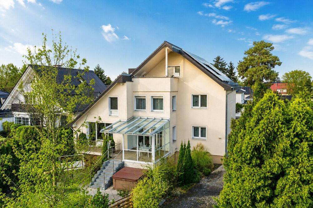 Thumbnail-Großzügiges Einfamilienhaus mit hochwertiger Ausstattung und Photovoltaik. auf traumhaften Südgarten