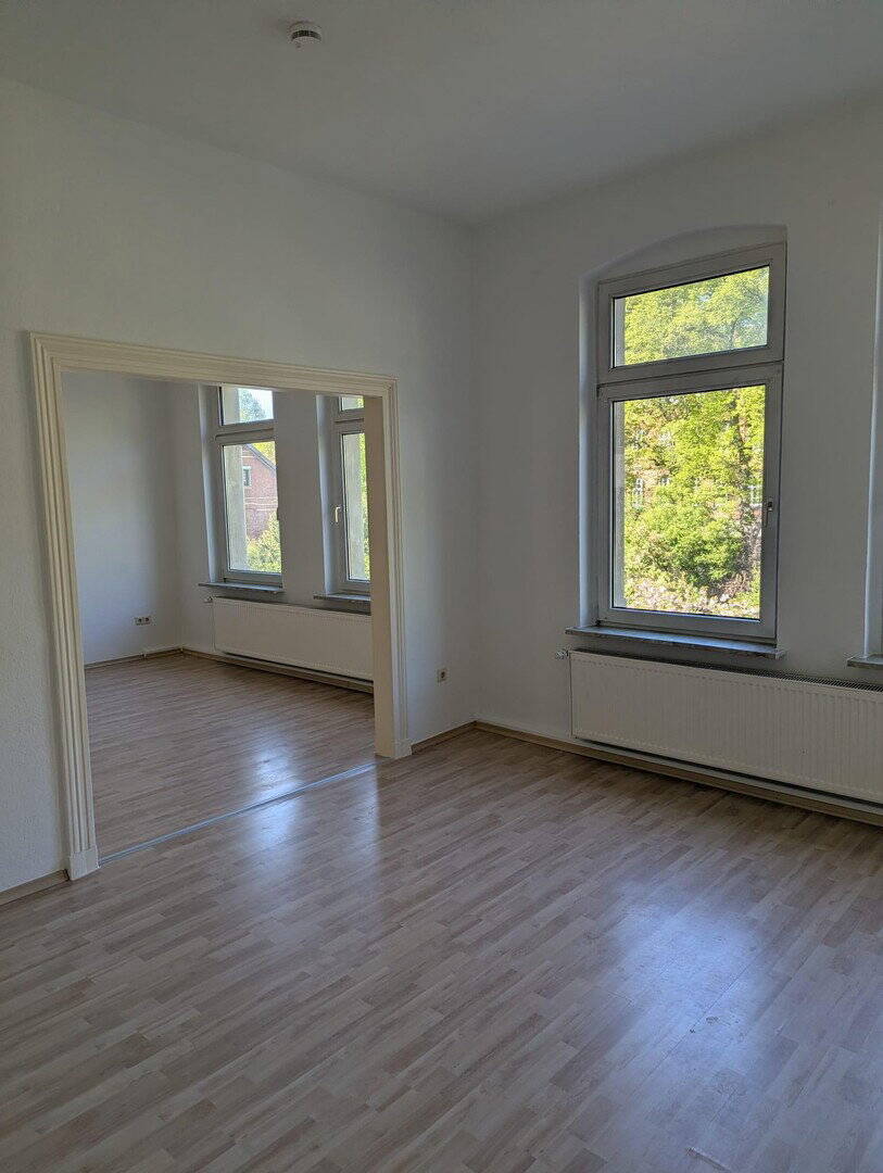 Thumbnail-Großzügige 4-Zimmer-Altbauwohnung in Zentrumsnähe