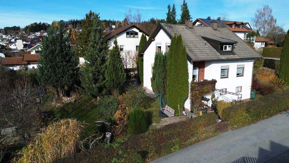 Thumbnail-Schönes Einfamilienhaus mit Garage in Regen-Bürgerholz, Aussichtslage, Südausrichtung, gepfl. Garten