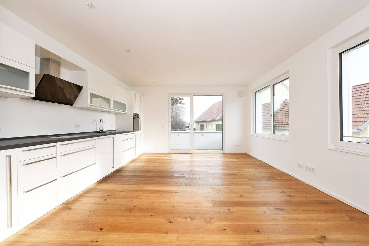 Thumbnail-AIGNER - 4-Zimmer-Wohnung mit Balkon und EBK in ruhiger Lage von Germering
