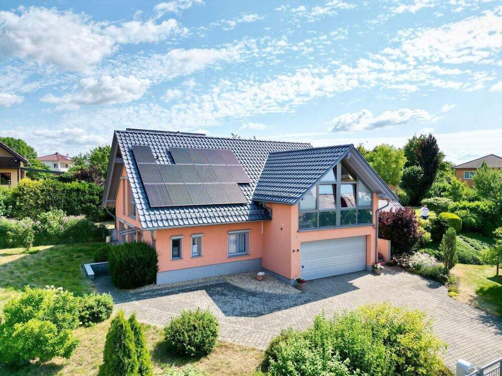 Thumbnail-*Hochwertig und massiv gebautes Architektenhaus in Höhenlage von Dresden-Gönnsdorf*