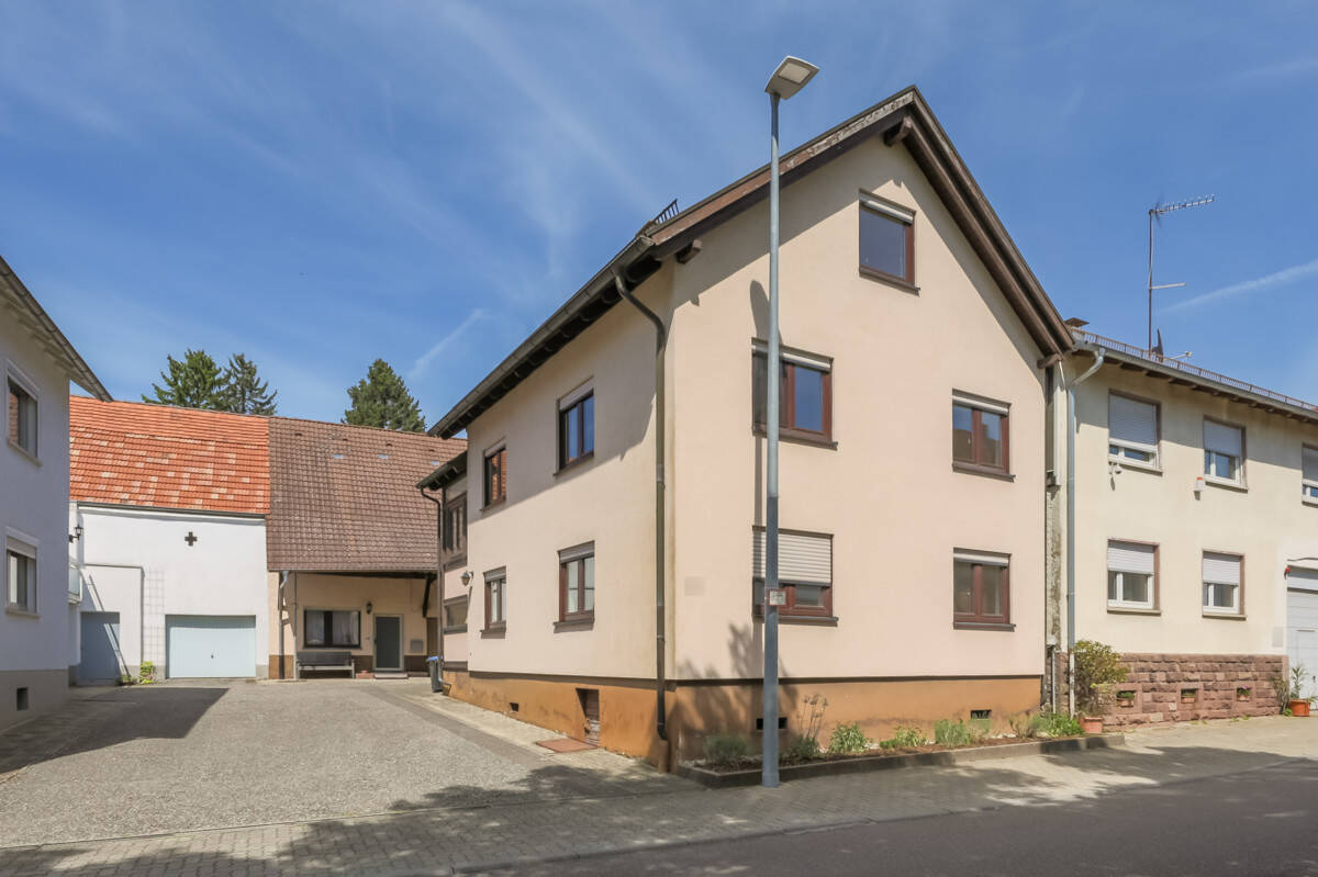 Straßenansicht