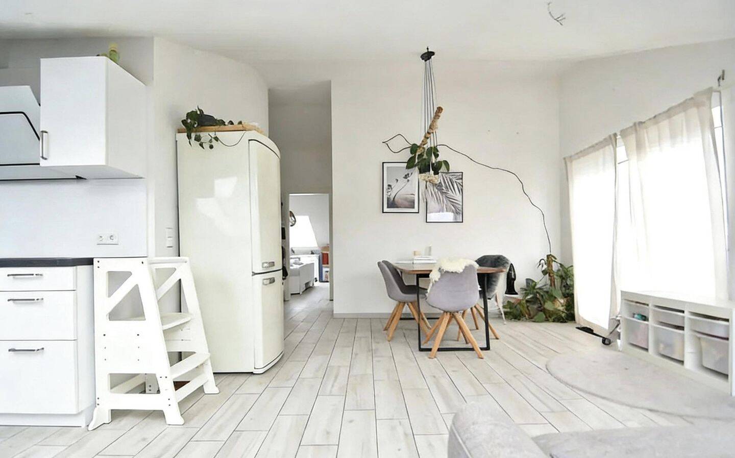 Thumbnail-Moderne und helle 3,5-Zimmer-Wohnung | Balkon & Garage | EBK | 3 Min U-Bahn | Nähe Uni Hohenheim