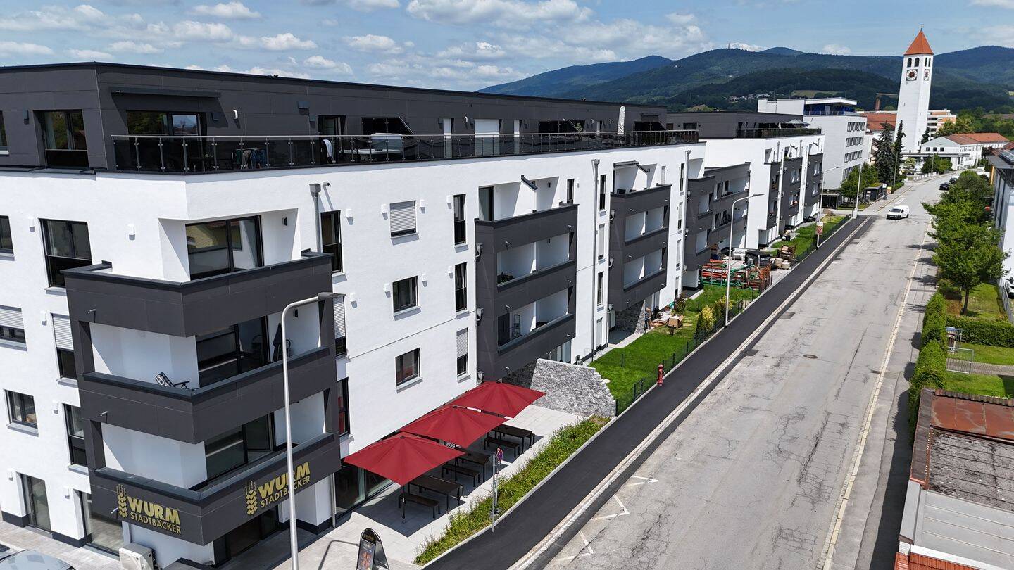 Thumbnail-Charmant & Lichtdurchflutet: Traumhafte 3- Zi. Wohnung mit Balkon