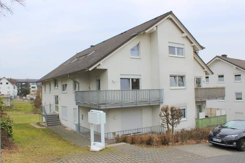 Thumbnail-Helle 4 Zimmerwohnung mit Garage