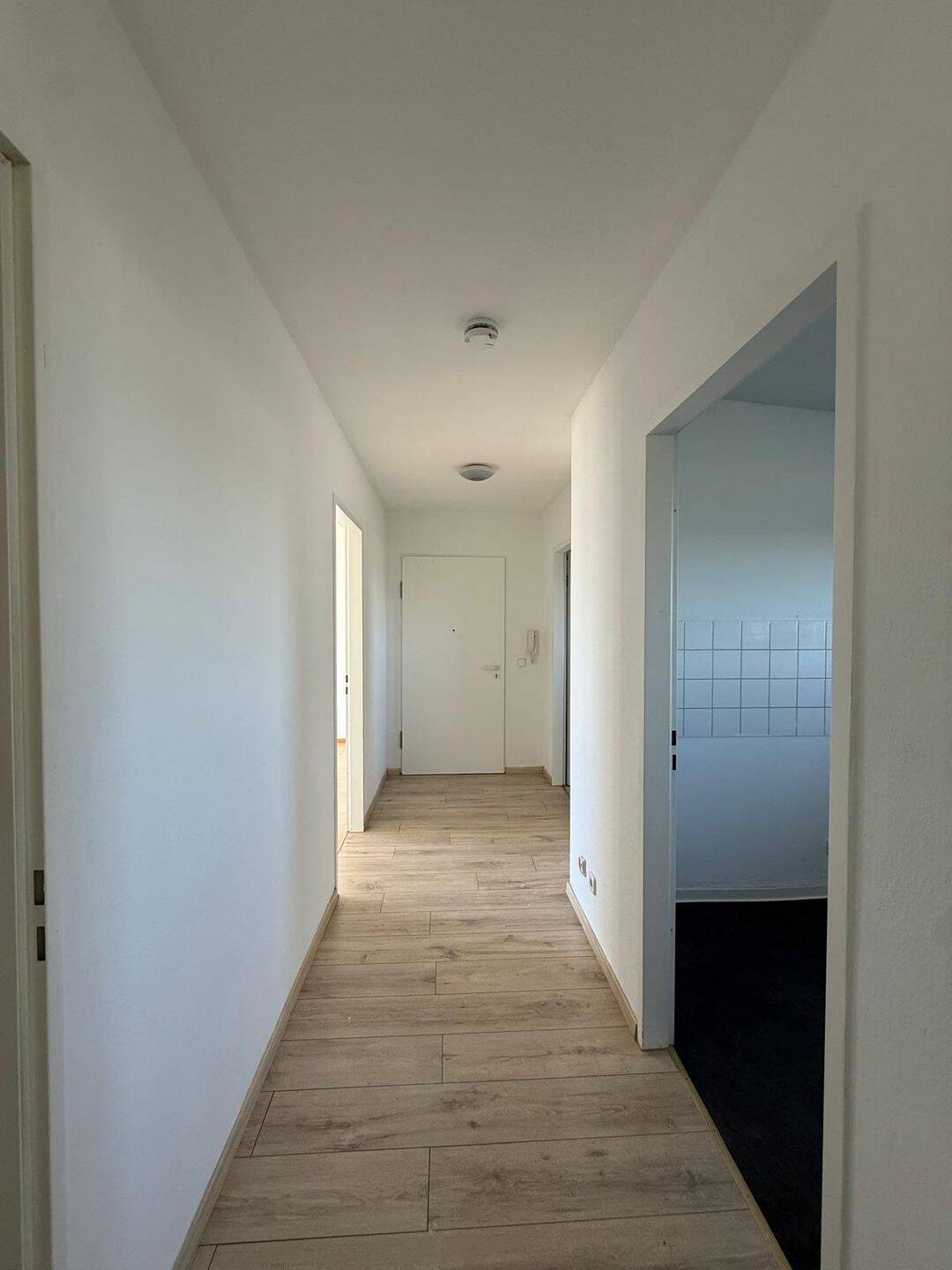 Thumbnail-3-Zimmer-Dachgeschosswohnung mit Terrasse im ruhigen Großkugel
