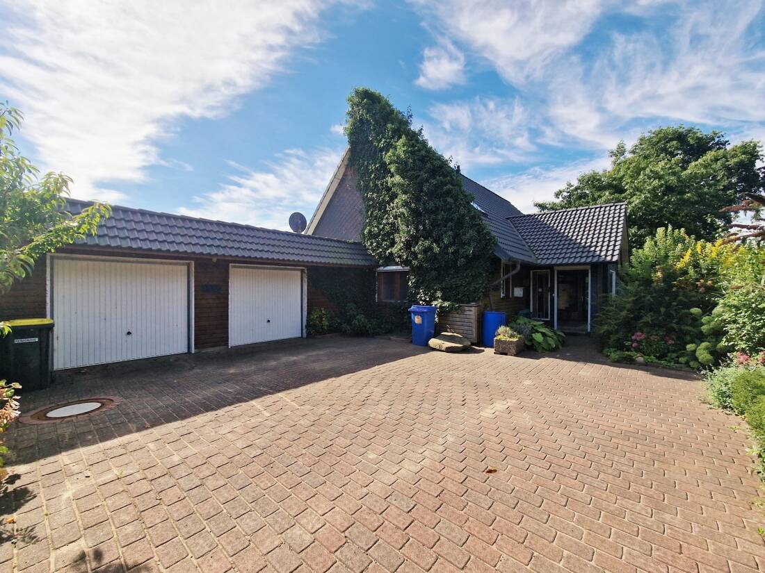 Thumbnail-Großzügiges EFH mit vermieteter Einliegerwohnung - Wintergarten, Südterrasse & grünem Grundstück