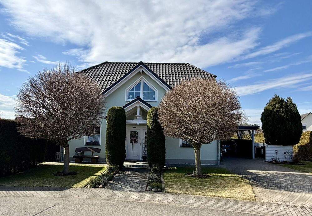 Thumbnail-Familienfreundliches Haus mit 2 großzügigen Terrassen, wunderschönem Garten in beliebter Lage von Jessen (Elster)