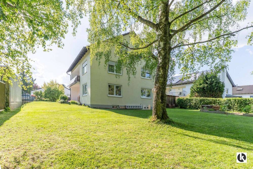 Thumbnail-Wohnhaus mit drei Einheiten und großem Grundstück in Bittenbrunn