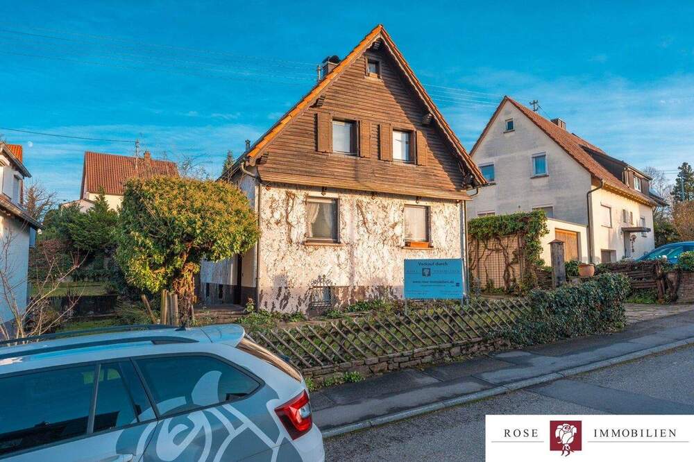Thumbnail-Kernsanierungsbedürftiges Einfamilienhaus mit Garage in toller Lage von Schwaikheim