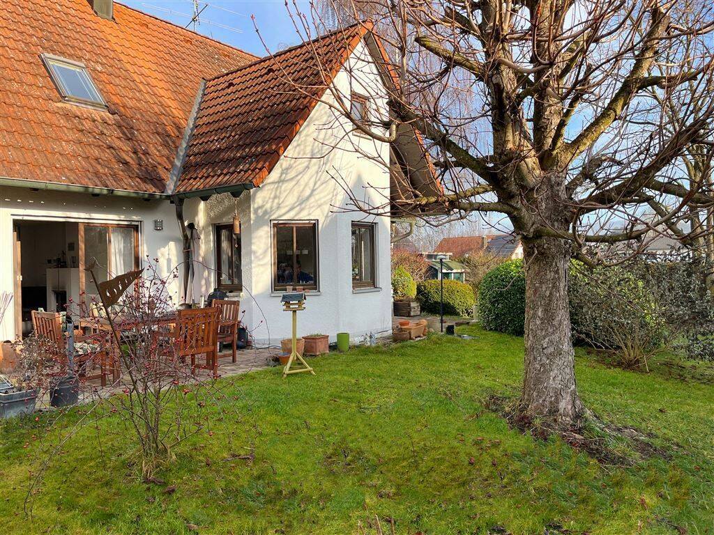Thumbnail-Charmantes Einfamilienhaus mit großem Garten, Kamin & zwei Terrassen