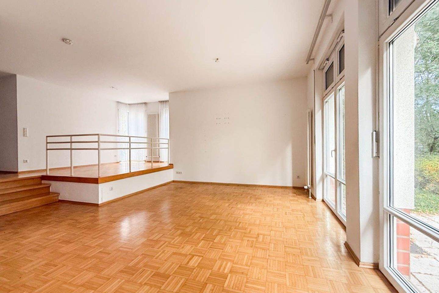 Thumbnail-Frisch renoviertes Reihenendhaus, mit Nutzfläche 179,26m², 4km vor Berlin- Provisionsfrei!