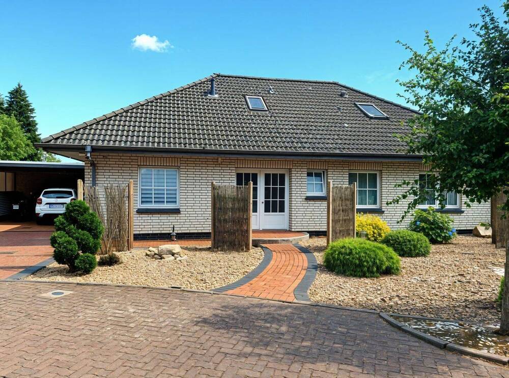 Thumbnail-Gartenglück trifft Wohnkomfort und viel Platz: Bungalow mit ausgebauten Dachgeschoss in Drentwede