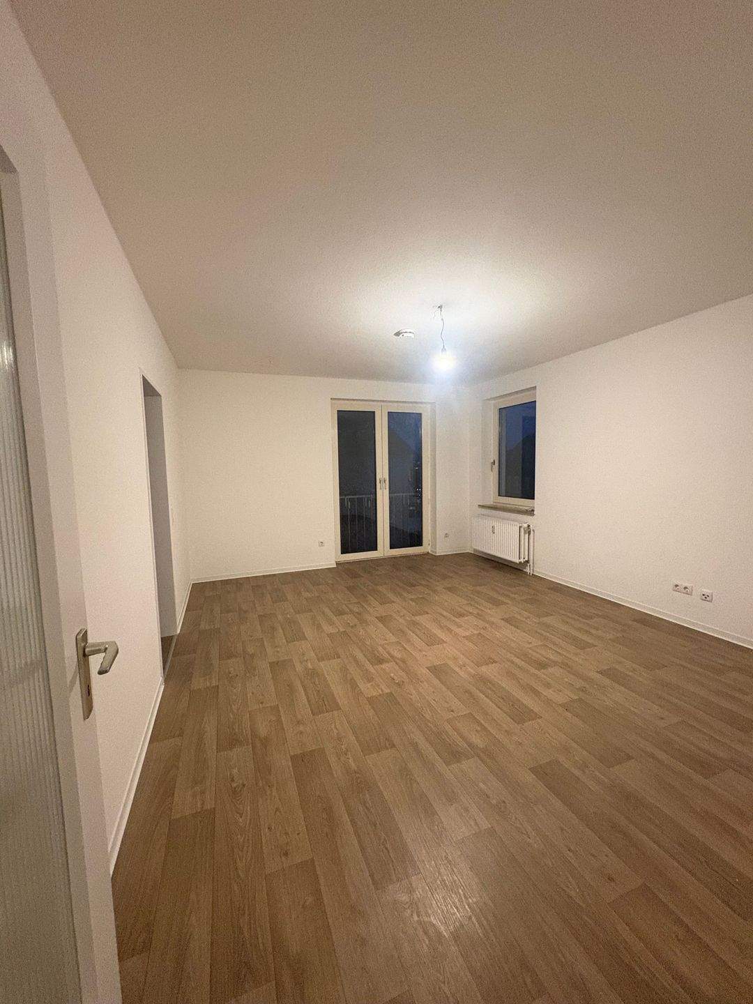 Thumbnail-AB SOFORT VERFÜGBAR: 2-Zimmer Wohnung in Top Lage mit Wannenbad