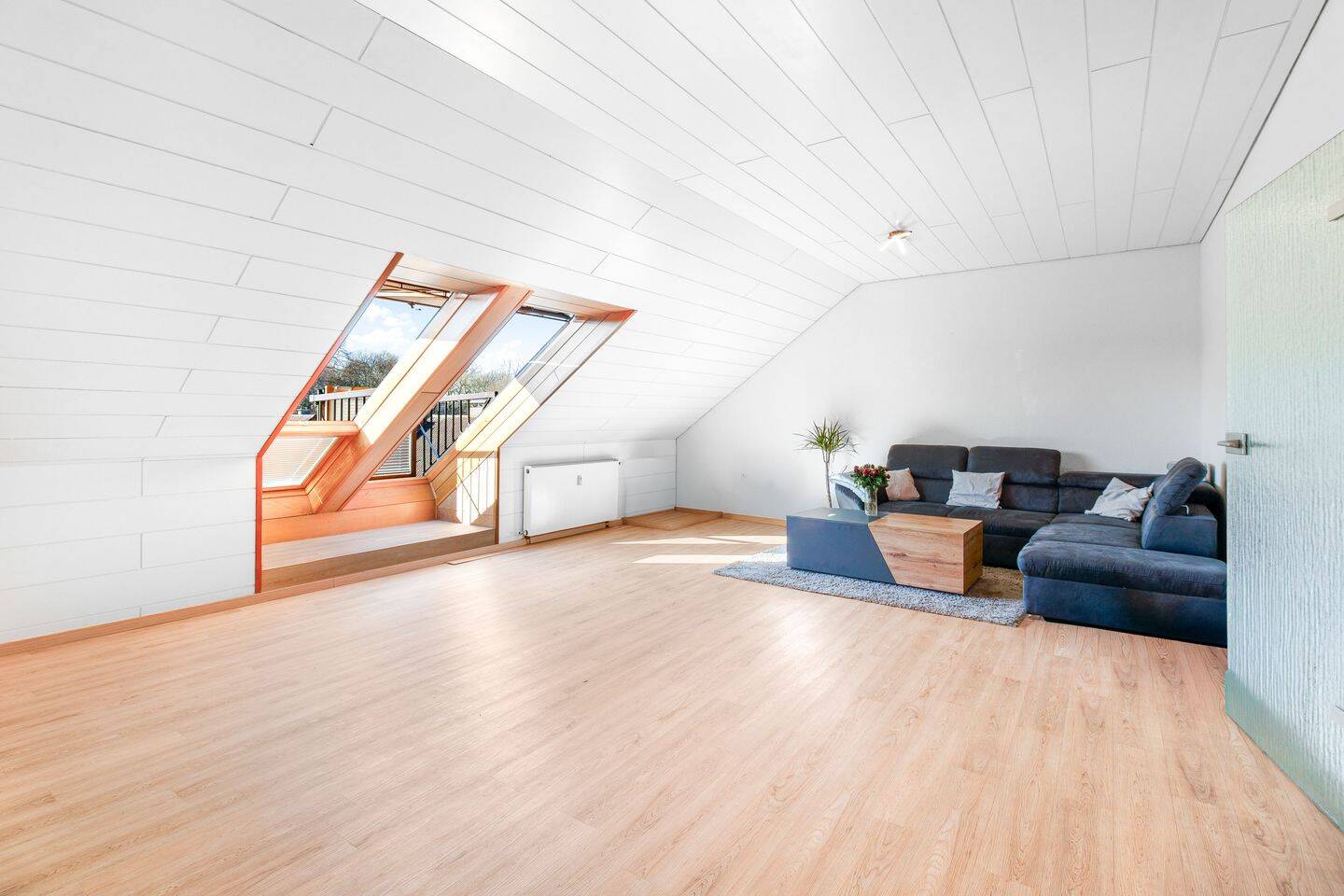 Thumbnail-Stilvolle Dachgeschosswohnung mit Einbauküche